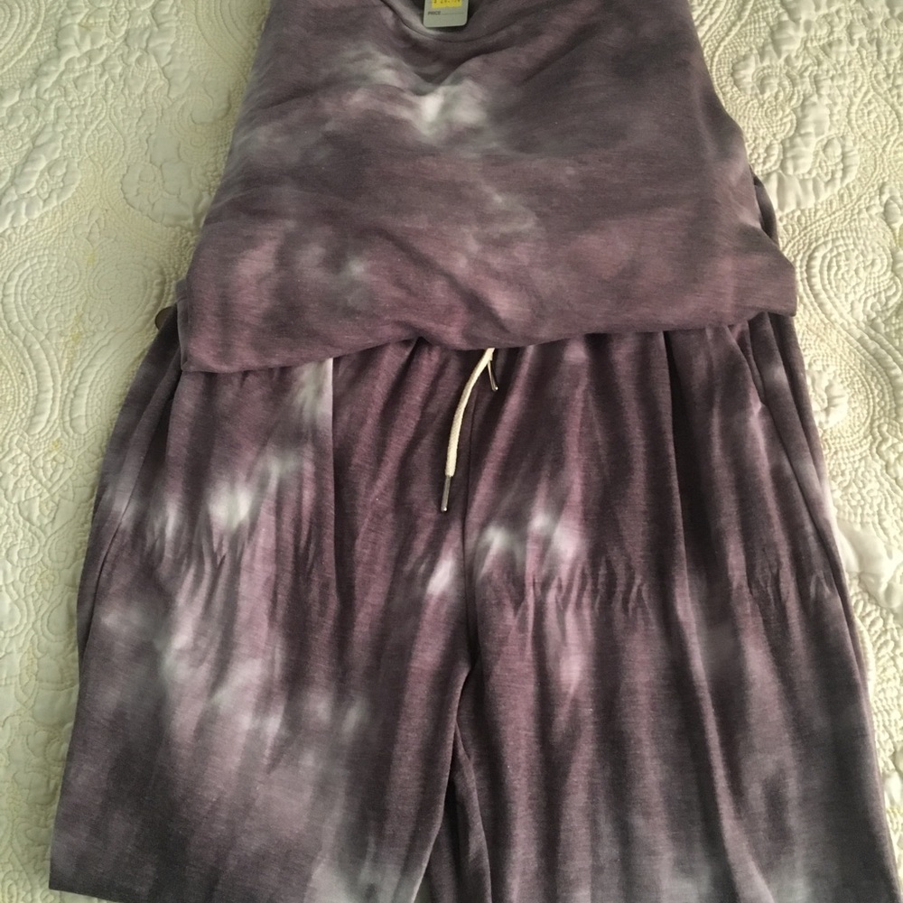 Boutique Jogging Set! - Picture 5 of 9